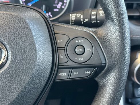 Certified 2022 Toyota RAV4 XLE AWD/4WD image 30