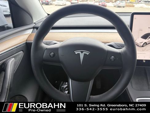 Used 2023 Tesla Model Y Long Range AWD/4WD image 23