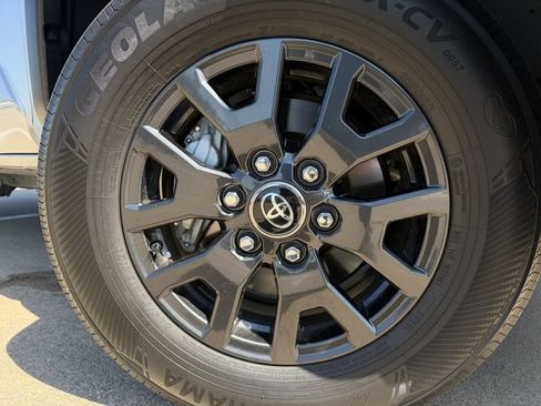 Used 2025 Toyota 4Runner SR5 RWD image 10