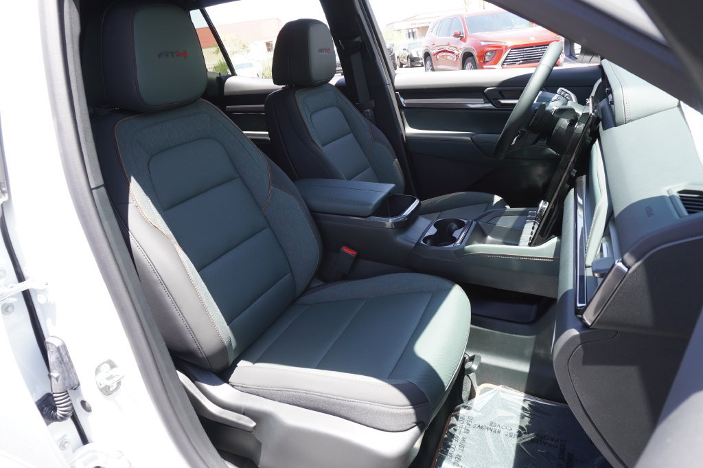 New 2026 GMC Terrain AT4 w/ Technology Package II AWD/4WD image 14