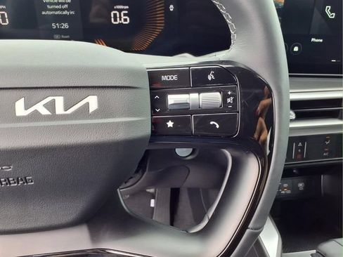 New 2026 Kia Sorento LX FWD image 10