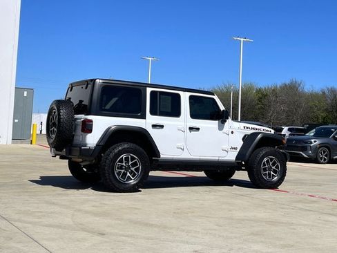 Used 2025 Jeep Wrangler Unlimited Rubicon AWD/4WD image 8