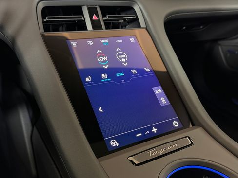 Used 2026 Porsche Taycan image 32