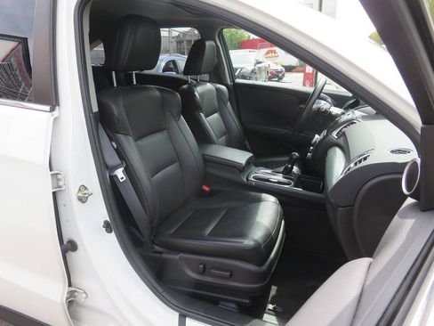Used 2017 Acura RDX w/ Technology Package AWD/4WD image 11