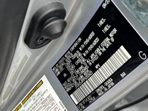 Used 2023 Toyota 4Runner Limited image 27