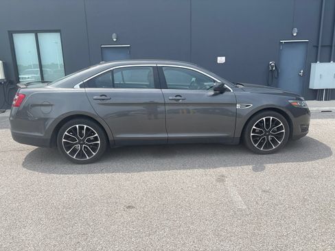 Used 2019 Ford Taurus SEL w/ Equipment Group 201A FWD image 3