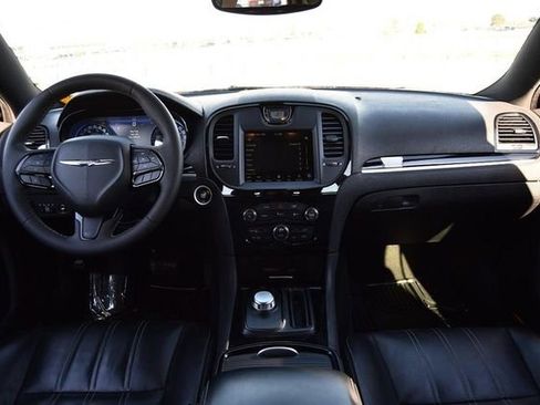 Used 2023 Chrysler 300 S image 7