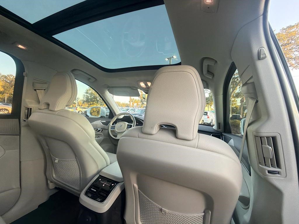 Used 2024 Volvo XC90 T8 Plus w/ Protection Package Premier AWD/4WD image 28