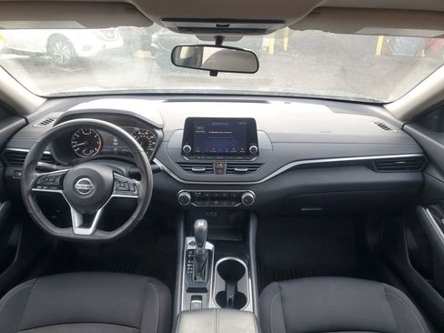 Used 2022 Nissan Altima 2.5 SV w/ SV Premium Package image 25