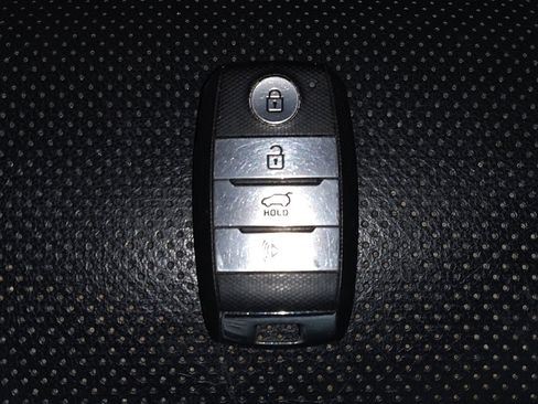 Used 2020 Kia Sorento SX image 32