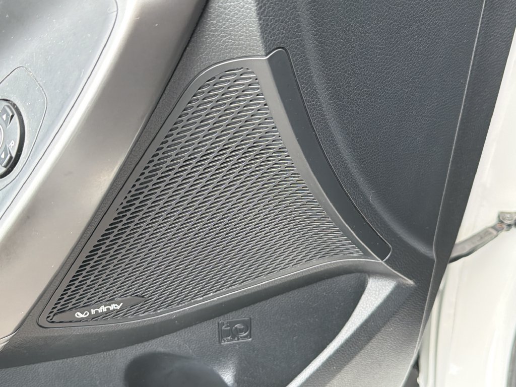 Used 2017 Hyundai Santa Fe FWD image 25