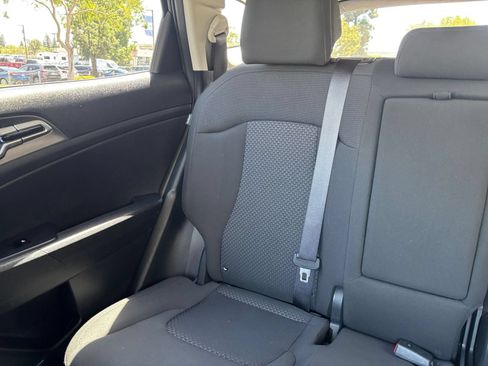 Used 2026 Kia Sportage LX FWD image 39