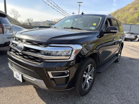 Used 2024 Ford Expedition Limited AWD/4WD image 9