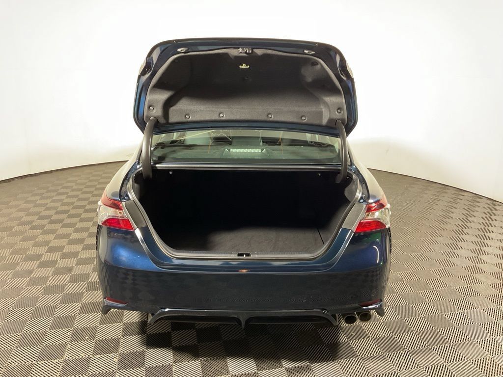Used 2021 Toyota Camry SE FWD image 13