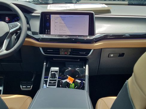 New 2026 Volkswagen Atlas Cross Sport SEL R-Line AWD/4WD image 5