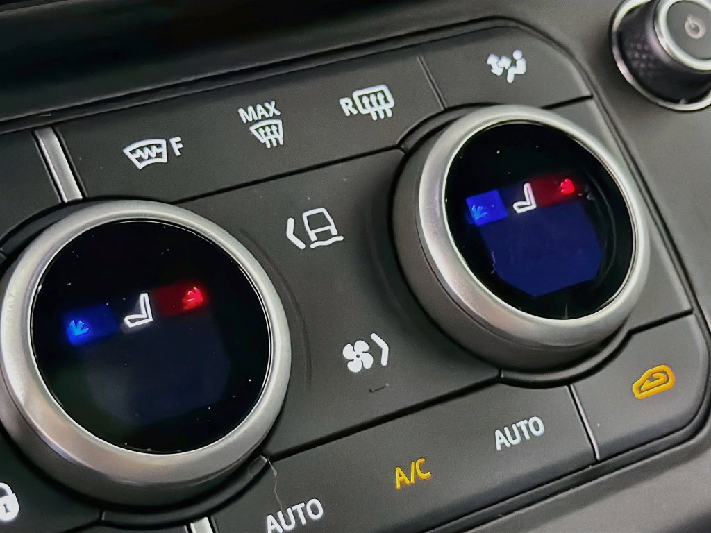 New 2026 Land Rover Defender 110 X-Dynamic SE AWD/4WD image 21