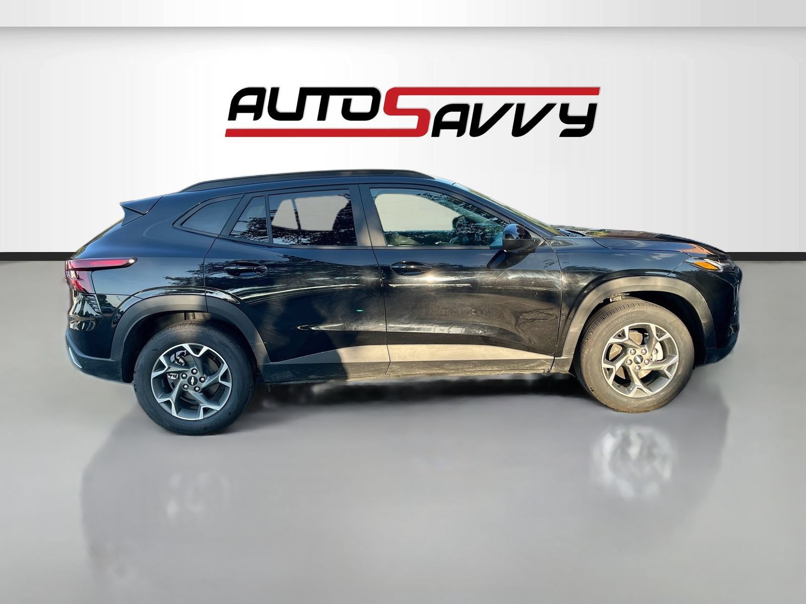 Used 2026 Chevrolet Trax LT w/ Sunroof Package FWD image 8