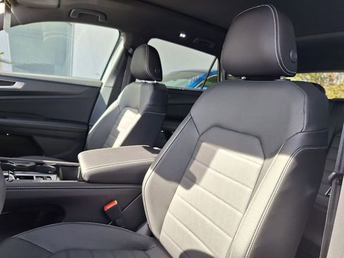 New 2026 Volkswagen Atlas Cross Sport SEL R-Line image 11