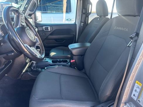 Used 2020 Jeep Wrangler Unlimited Sahara image 10