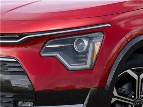 New 2025 Kia Niro EX Touring image 36