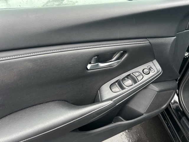Used 2025 Nissan Sentra SV FWD image 22