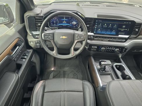 Used 2024 Chevrolet Silverado 1500 High Country w/ High Country Premium Package AWD/4WD image 16