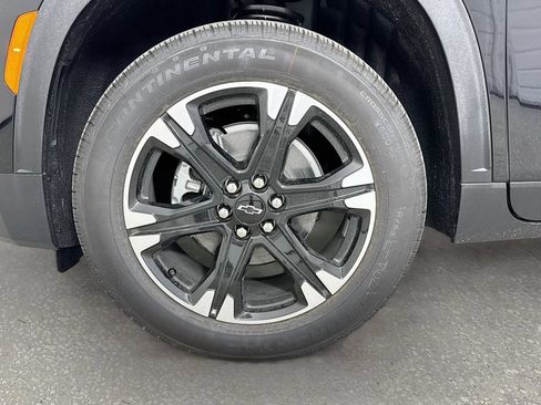 New 2027 Chevrolet Traverse LT w/ Sun and Wheel Package FWD image 34