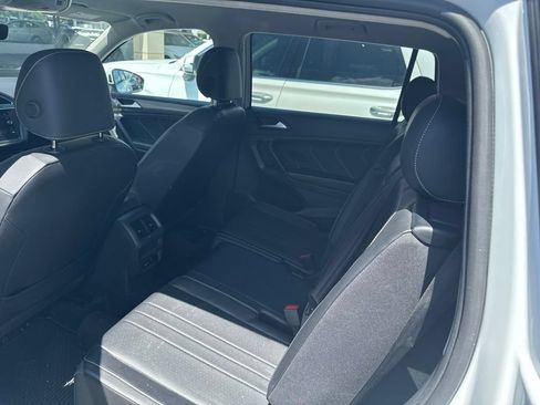 Used 2024 Volkswagen Tiguan SE FWD image 16