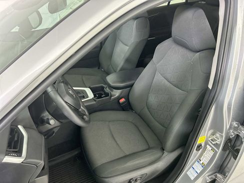 Used 2022 Toyota RAV4 XLE image 13