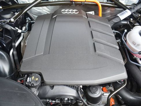 Used 2020 Audi Q5 e Premium w/ Convenience Package AWD/4WD image 28