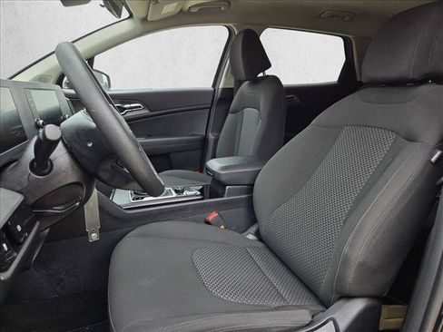 Used 2025 Kia Sportage LX FWD image 15