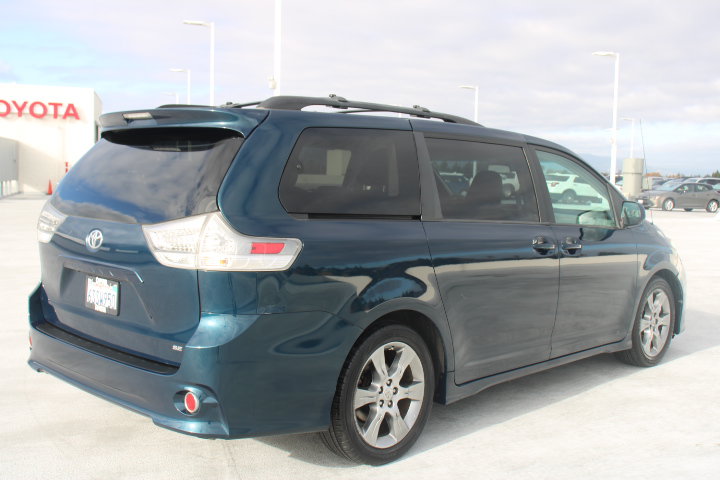 Used 2011 Toyota Sienna SE w/ Preferred Pkg FWD image 3
