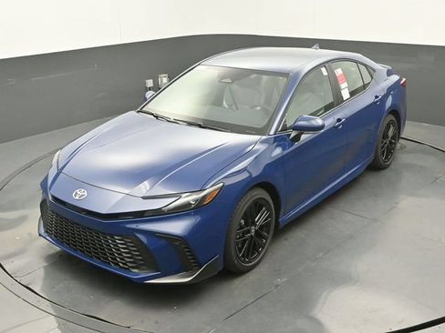 New 2026 Toyota Camry SE FWD image 30
