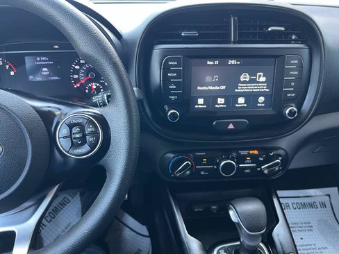 Used 2021 Kia Soul S FWD image 17