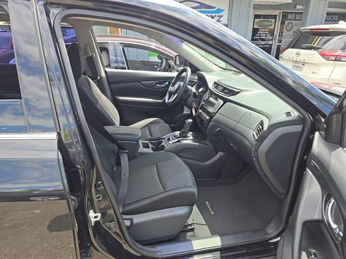 Used 2018 Nissan Rogue S FWD image 15