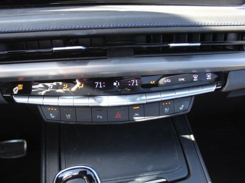 Used 2025 Cadillac XT4 Sport image 31