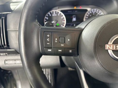 Used 2024 Nissan Pathfinder SV image 15