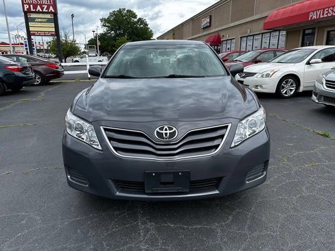 Used 2011 Toyota Camry LE w/ LE Extra-Value Pkg FWD image 2