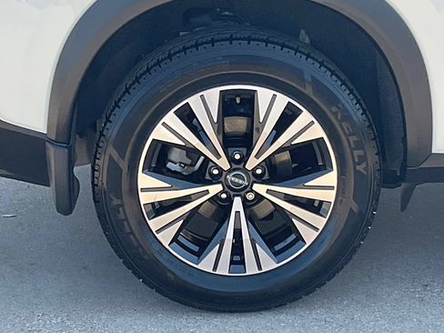 Used 2023 Nissan Rogue SV FWD image 7