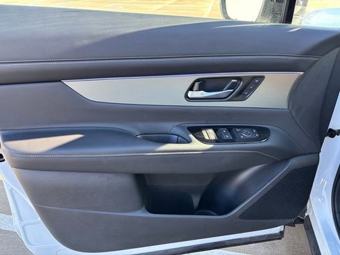 Used 2025 Nissan Murano SL image 16