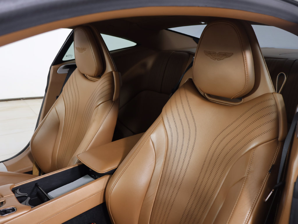 Used 2020 Aston Martin DB11 Coupe RWD image 7