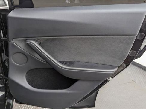 Used 2023 Tesla Model Y Long Range AWD/4WD image 18