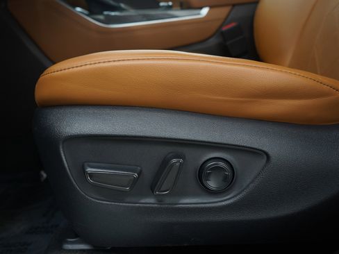 Used 2022 Toyota Highlander Platinum image 26