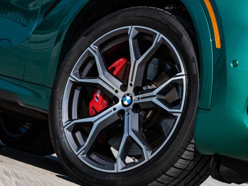 Certified 2026 BMW X6 M60i w/ Climate Comfort Package AWD/4WD image 11