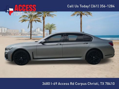 Used 2022 BMW 740i w/ M Sport Package RWD image 5