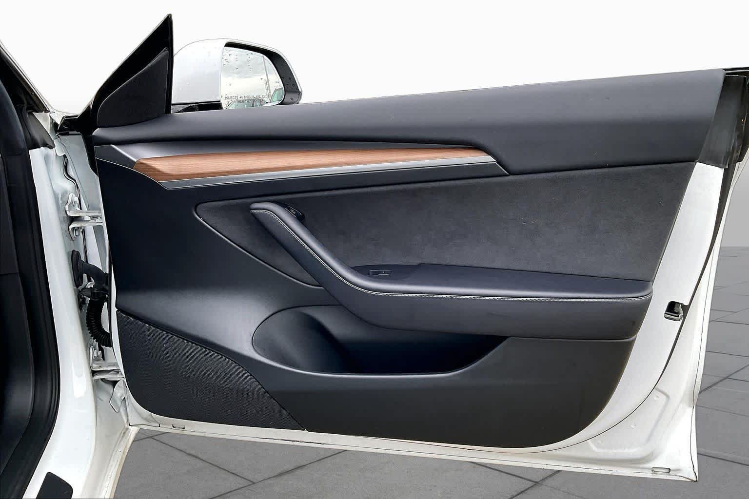 Used 2023 Tesla Model 3 Standard Range RWD image 19
