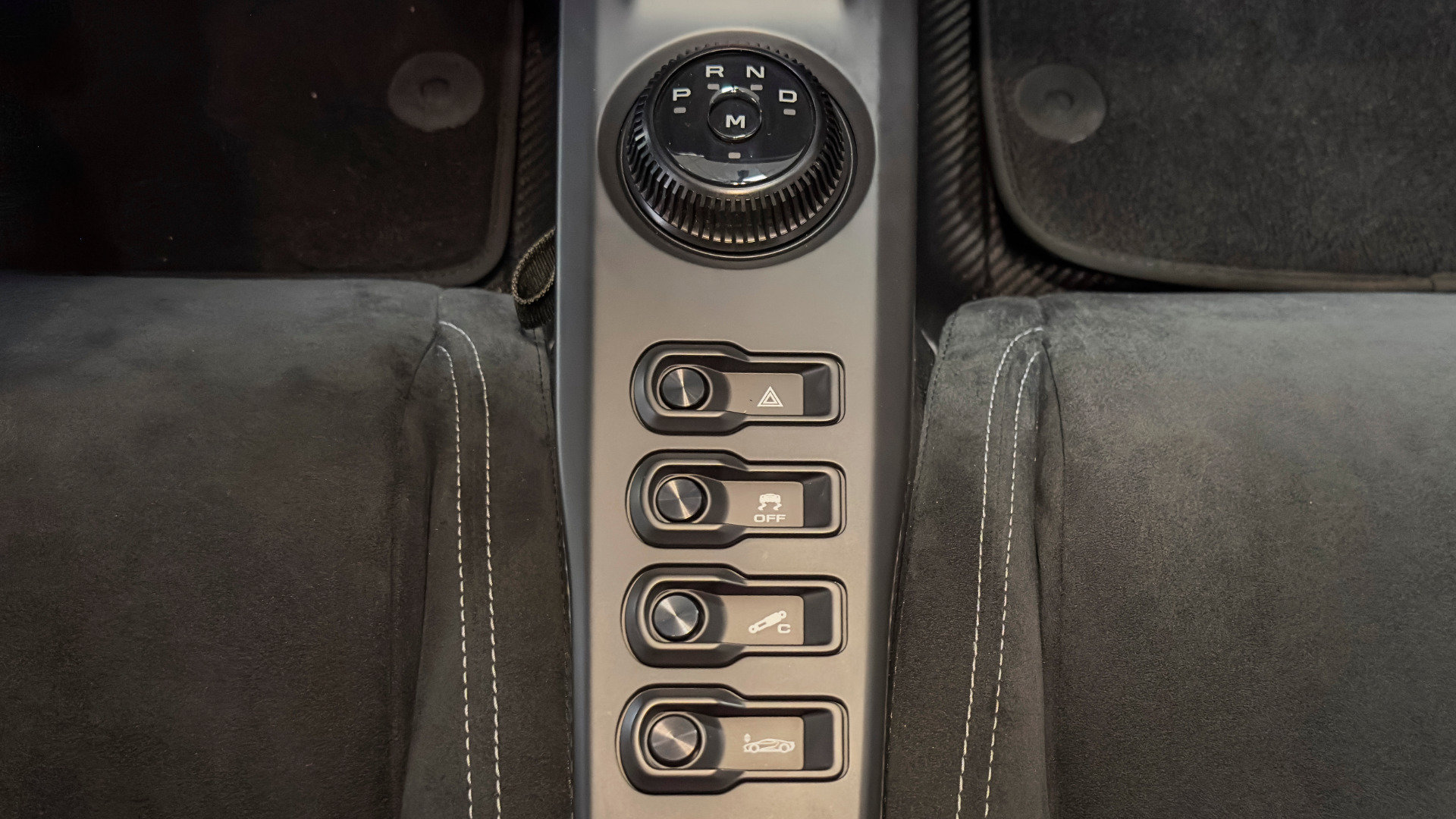 Used 2020 Ford GT Carbon Series RWD image 56