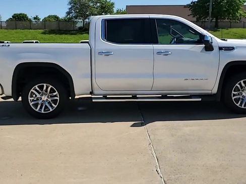 Used 2023 GMC Sierra 1500 SLT w/ SLT Premium Plus Package AWD/4WD image 9