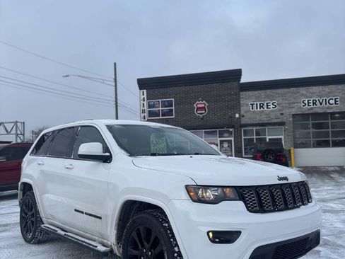 Used 2017 Jeep Grand Cherokee Altitude image 1