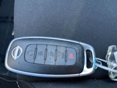 Used 2025 Nissan Sentra SV image 35